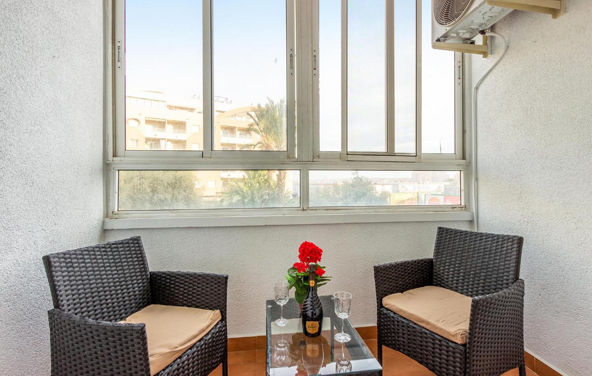 Amazing Apartment In Torrevieja With Kitchen المظهر الخارجي الصورة