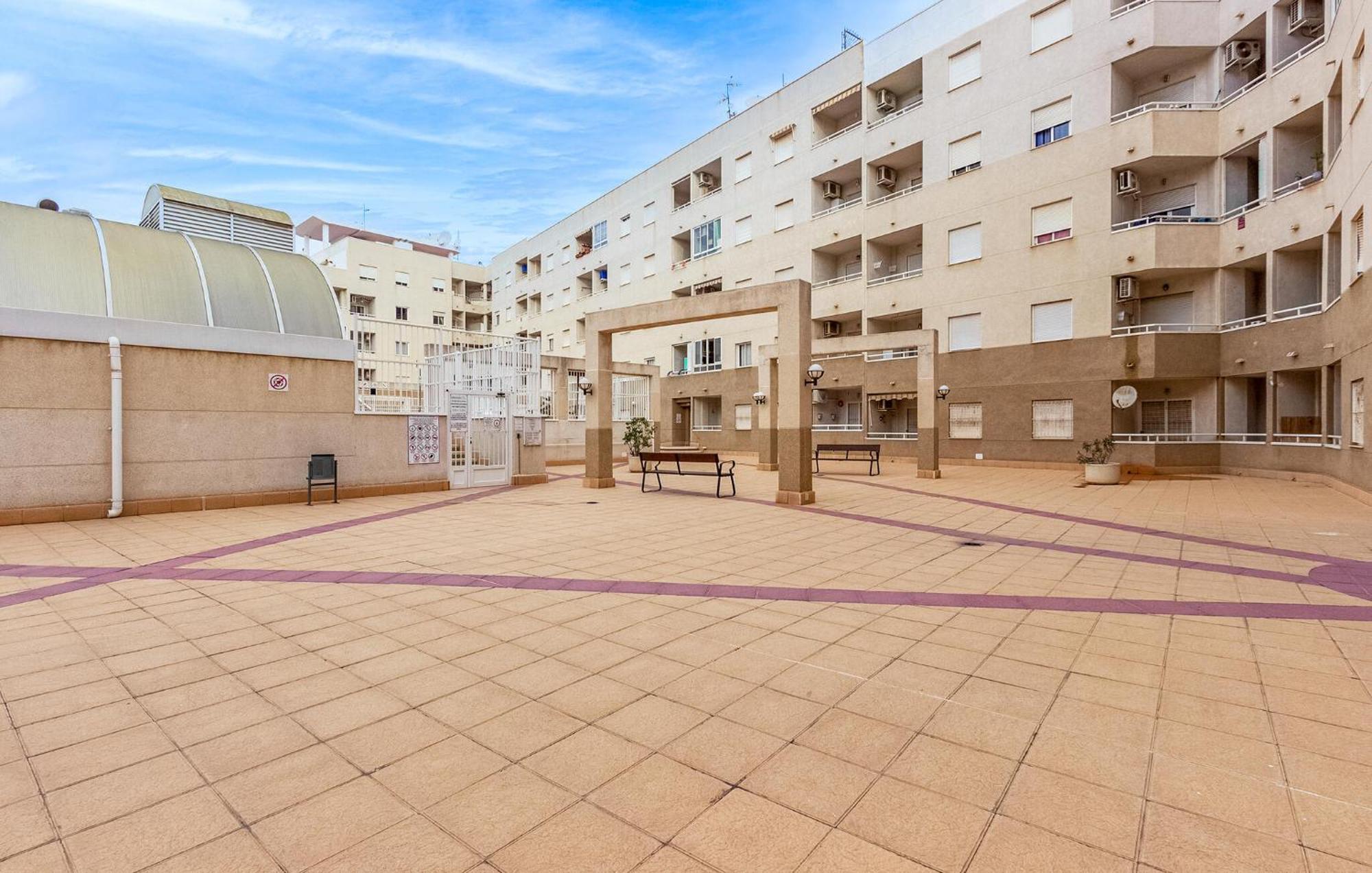 Amazing Apartment In Torrevieja With Kitchen المظهر الخارجي الصورة