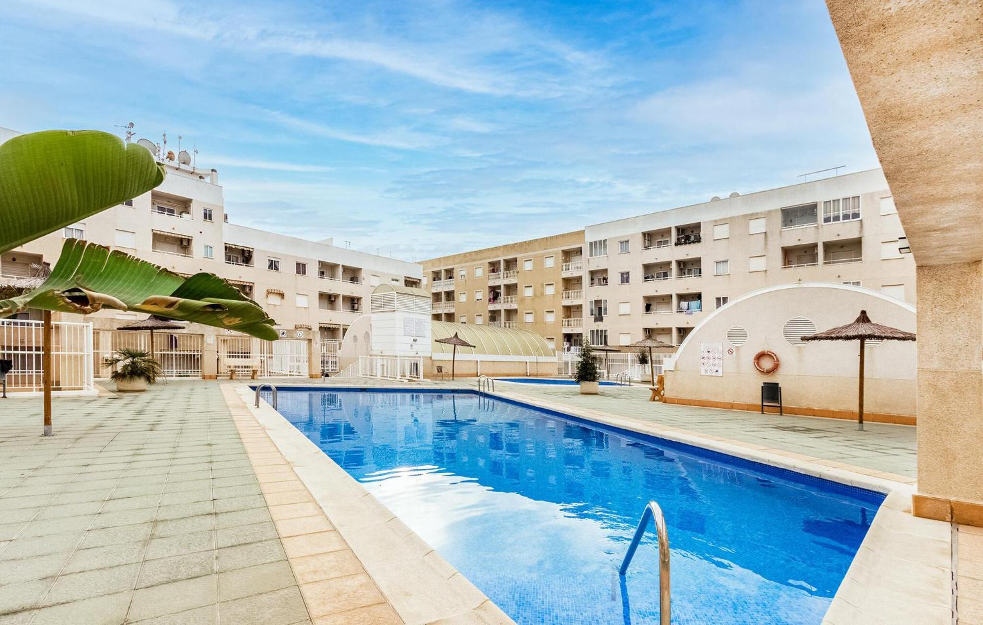 Amazing Apartment In Torrevieja With Kitchen المظهر الخارجي الصورة